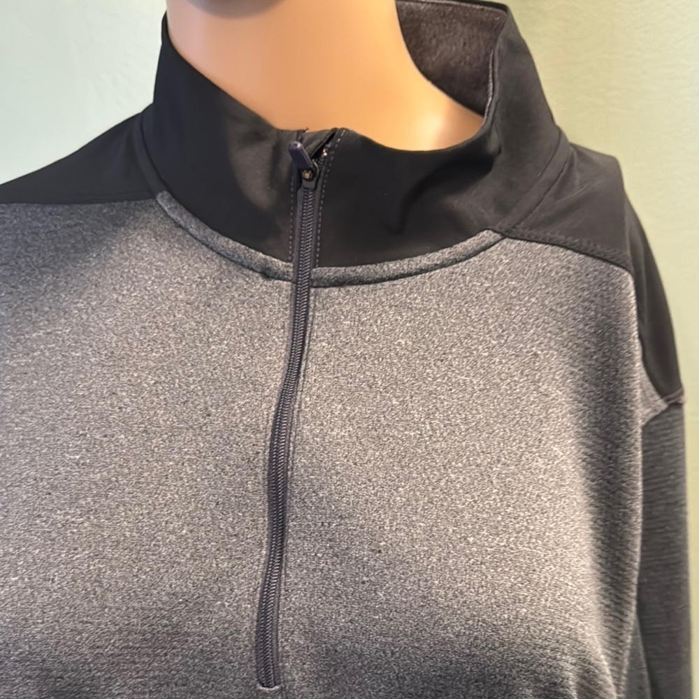 Men’s Nike Gray and Black Quarter-Zip Top - Picture 3 of 5
